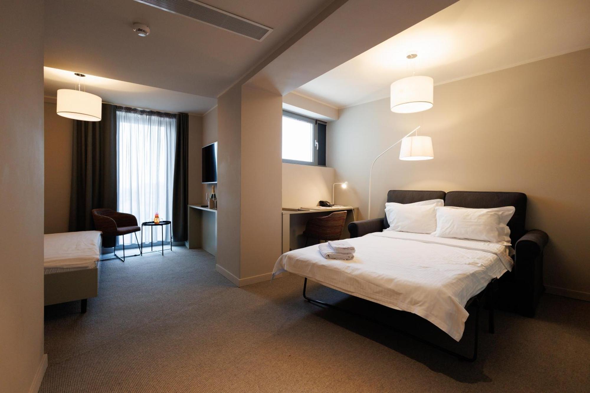 Millennium Hub & Hotel コンスタンツァ エクステリア 写真